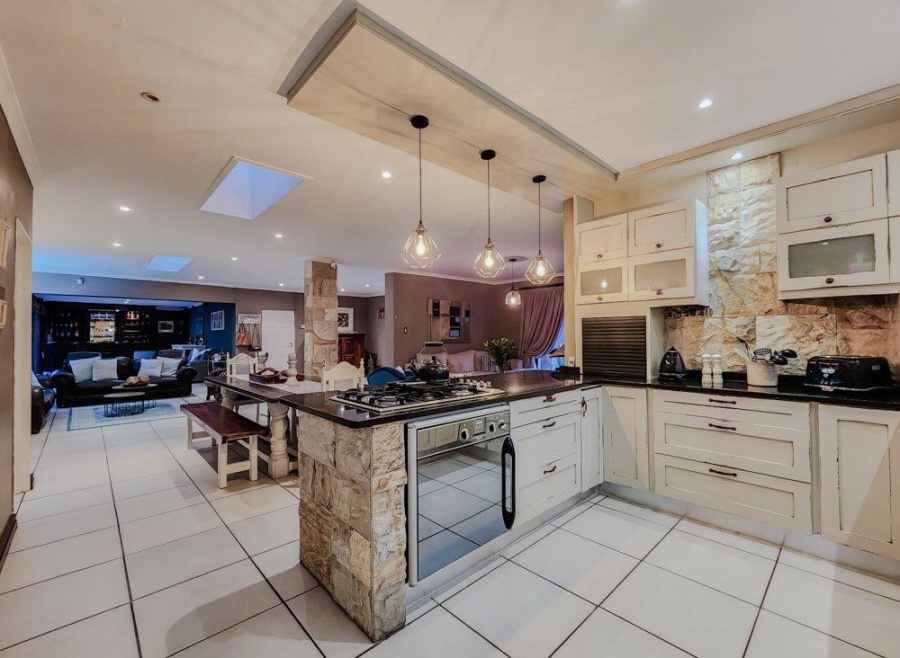 4 Bedroom Property for Sale in Protea Valley Western Cape